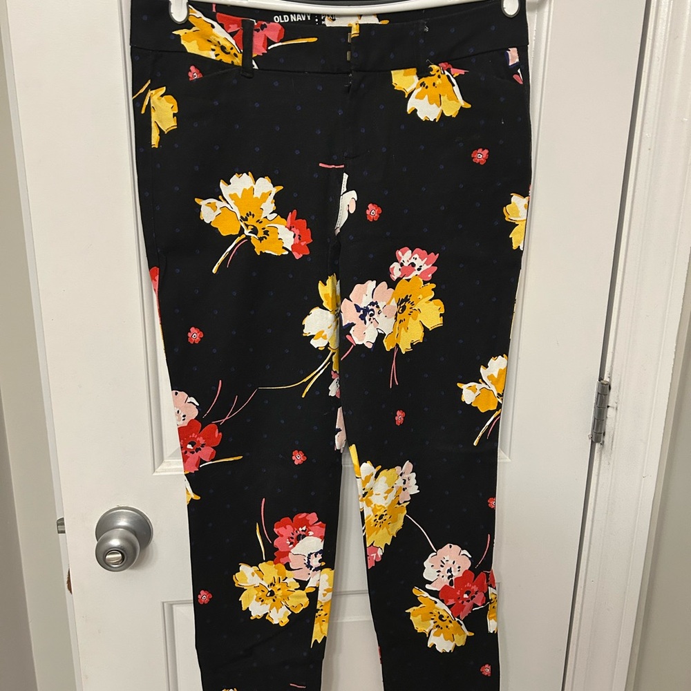 Old Navy Black Ankle Cropped Jeans with Floral Print